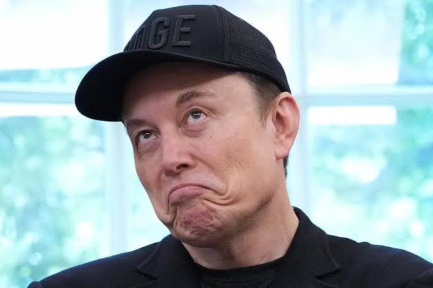 Маск обвинил Украину в использовании Starlink для ударов беспилотниками. Стерненко заявил, что это технически невозможно