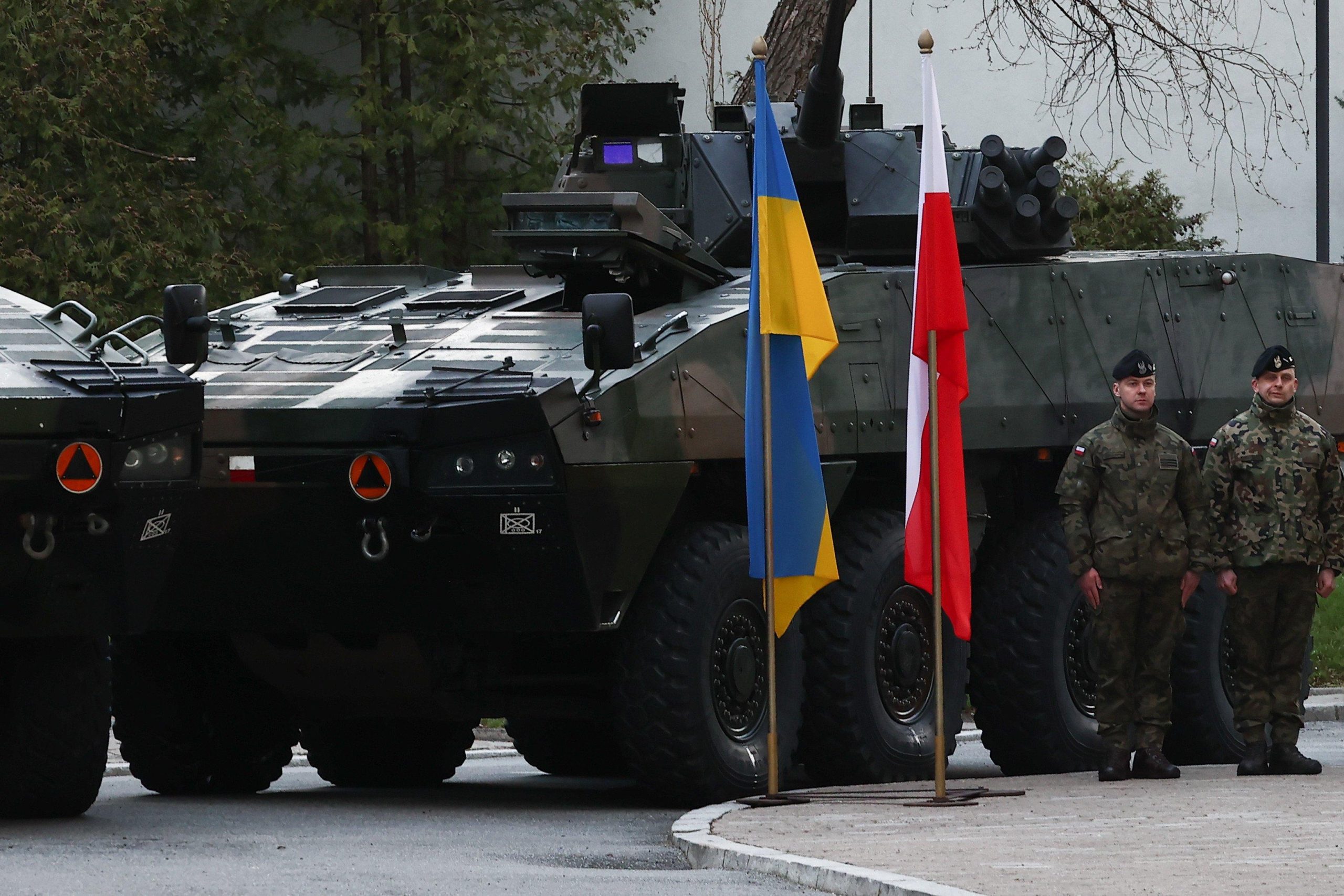 Первый канал сообщил об отмене польской военной помощи Украине, когда эти слухи уже были официально опровергнуты